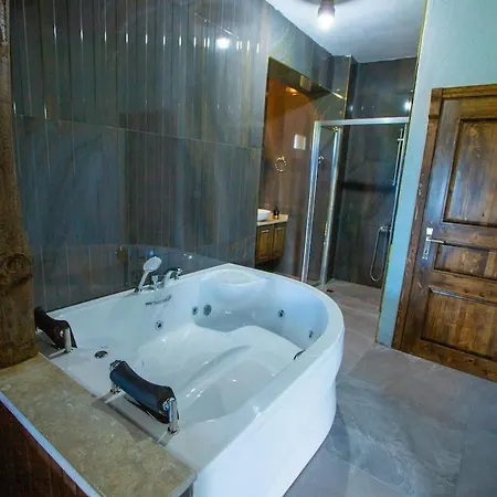 Y1 With Hot Pool, Jacuzzi , Sauna - Villa Sapanca